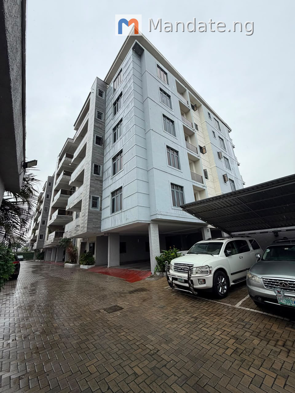 Spacious and luxury Unfurnished 3bedroom apartment for Sale For Sale in at Banana Island Road, Ikoyi Island Banana Island Lagos photo 1