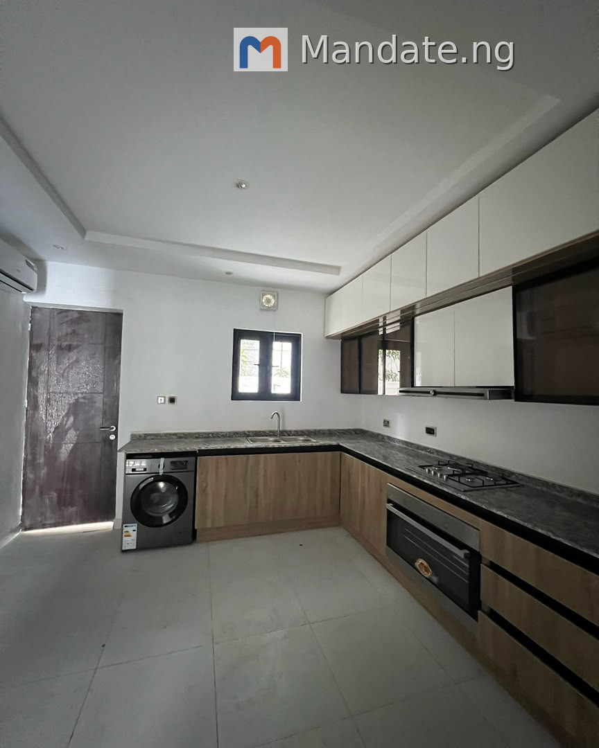Ultra-Luxury 4 Bedroom Semi-Detached Duplex for Rent in Ikoyi For Rent in in Ikoyi, Lagos Ago Lagos photo 4