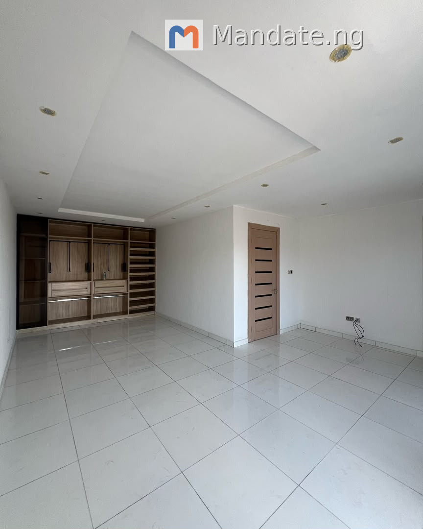 Ultra-Luxury 4 Bedroom Semi-Detached Duplex for Rent in Ikoyi For Rent in in Ikoyi, Lagos Ago Lagos photo 9