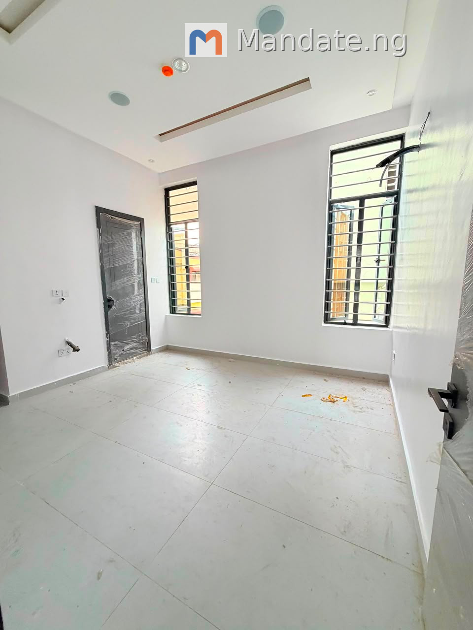 Excellently Built 5 Bedroom Semi Detached in Omole Phase 1 For Sale in in Omole Phase 1 Omole Lagos photo 8