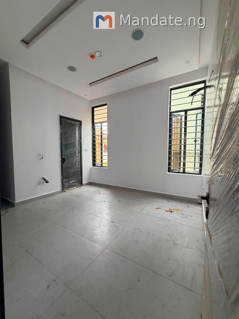 Excellently Built 5 Bedroom Semi Detached in Omole Phase 1 For Sale in in Omole Phase 1 Omole Lagos photo 9