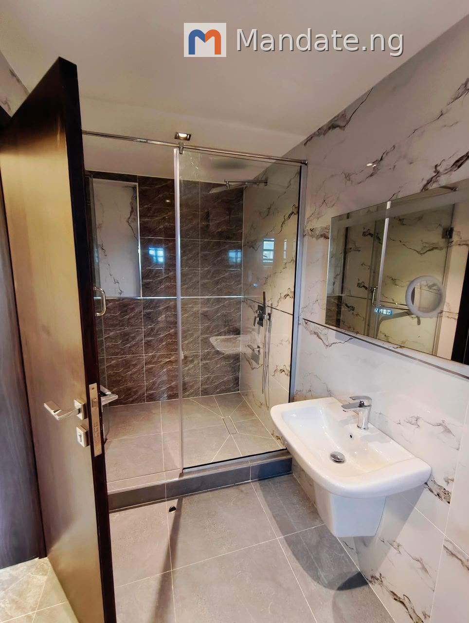 Exquisitely Built 4 Bedroom Maisonette with BQ, Pool, Gym and Elevator in Maryland For Sale in in Maryland Maryland Lagos photo 6