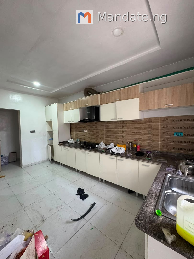 3 Bedroom Terrace Duplex for Rent in Lekki For Rent in at Orchid Road, Lekki Orchid Lagos photo 8