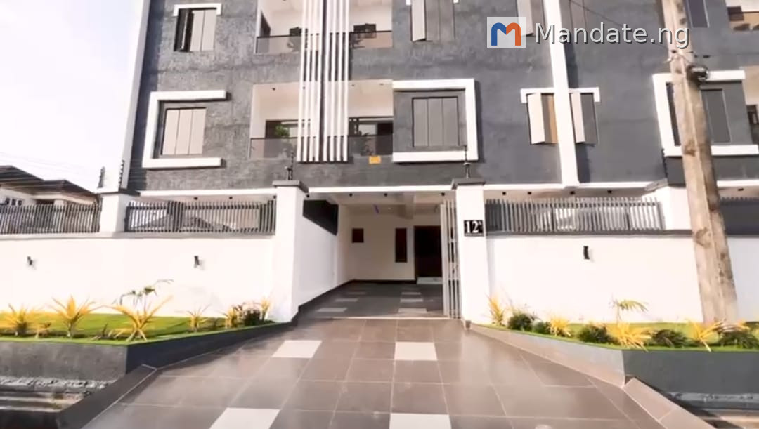 Luxury Terraces in Lekki Phase 1 For Sale in lig

Video Below or request Lekki Phase Lekki Lagos photo 3