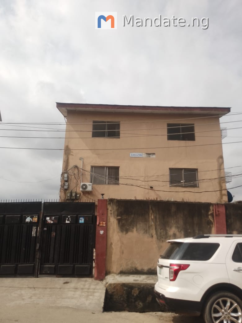 2-Storey Building for Sale in Shomolu For Sale in off Bajulaye road ayoade st shomolu Shomolu Lagos photo 2