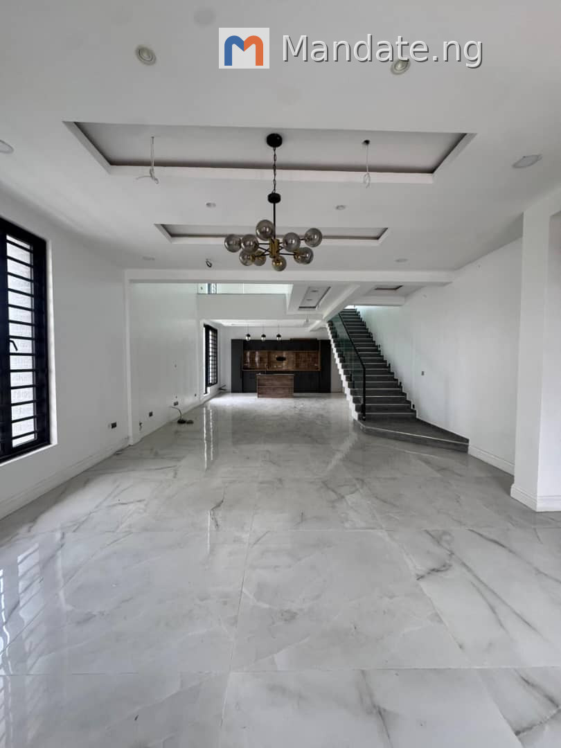 5 Bedroom Semi Detached For Sale in Royal Garden, Ajah, Lekki For Sale in in Royal Garden, Ajah, lekki Ajah Lagos photo 4