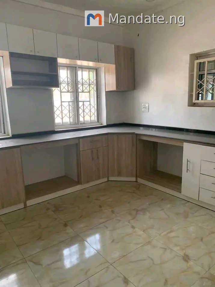 Modern Newly Built 4 Bedrooms Flat with Boys Quarters in Makurdi For Sale in After Navy Barracks Kanshio, Makurdi Kanshio Makurdi Benue photo 5