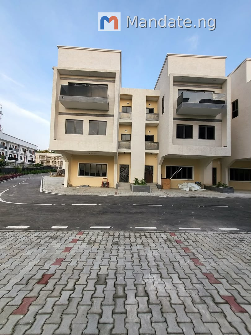 Brand New 4-Bedroom Terrace Duplex in Guzape District, Abuja For Sale in in Guzape District, Abuja Guzape Guzape District FCT photo 1