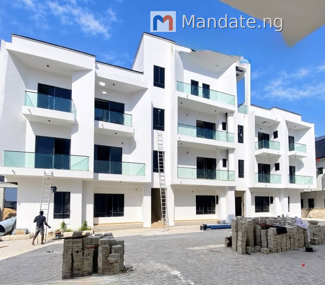 Fully serviced One Bedroom Mini Flat Apartment in VGC For Rent in on ground floor with personal kitchen with amenities and ample parking space in VGC Victoria Garden City Lagos photo 1