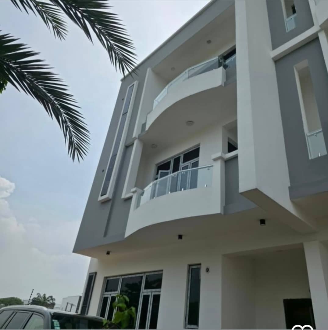 Fully serviced One Bedroom Mini Flat Apartment in VGC For Rent in on ground floor with personal kitchen with amenities and ample parking space in VGC Victoria Garden City Lagos photo 4
