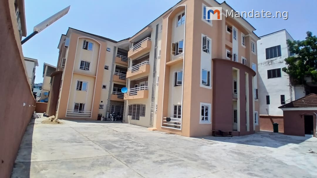 Fully serviced One Bedroom Mini Flat Apartment in VGC For Rent in on ground floor with personal kitchen with amenities and ample parking space in VGC Victoria Garden City Lagos photo 7