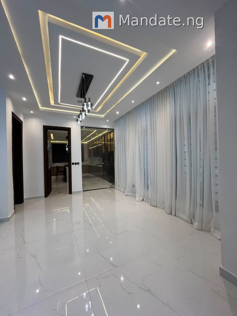 5-Bedroom Fully Detached Duplex with BQ in Ikota, Lekki For Sale in in Ikota, Lekki Ikota Lagos photo 9