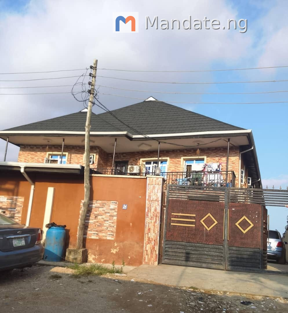Block of 6 Flats in Ipaja, Lagos - Great Investment Opportunity For Sale in Behind Ipaja Market, Ipaja, Alimosho, Lagos Alimosho Lagos photo 1