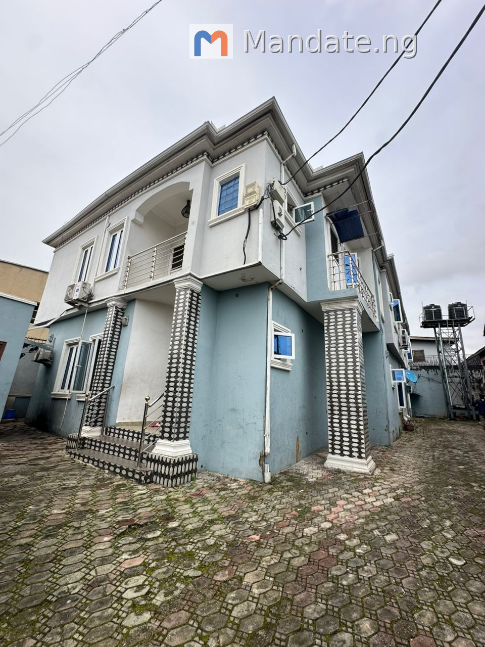 Block of 4 Flats for Sale in Ijesha, Surulere For Sale in in Ijesha, Surulere, Lagos Isheri Olofin Lagos photo 2