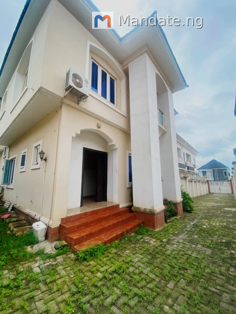 Luxuriously newly finished SMARTHOME 5BBEDRM FULLY DETACHE DUPLEX WITH BQ in Magodo Phase 1 GRA For Sale in in Magodo Phase 1 GRA Magodo Phase 1 Magodo Lagos photo 3