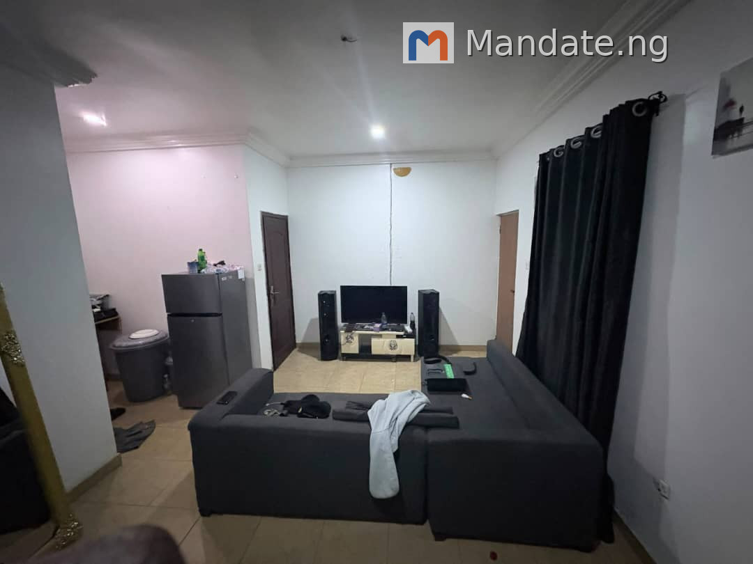 Exquisite spacious serviced 3 Bedroom Apartment in Orchid Road For Rent in at Orchid Road Opposite Buena Vista Estate Orchid Lagos photo 4