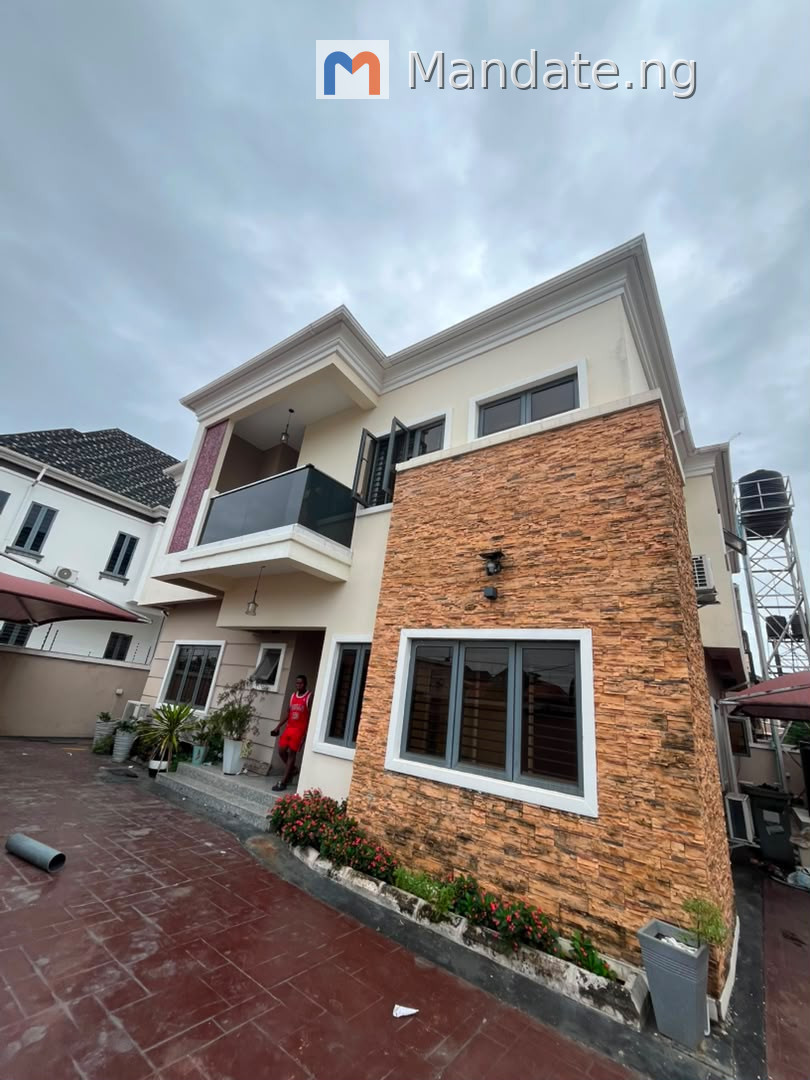 Spacious 4-Bedroom Duplex with BQ for Rent in Ikota Villa For Rent in in Ikota Villa Ikota Lagos photo 3