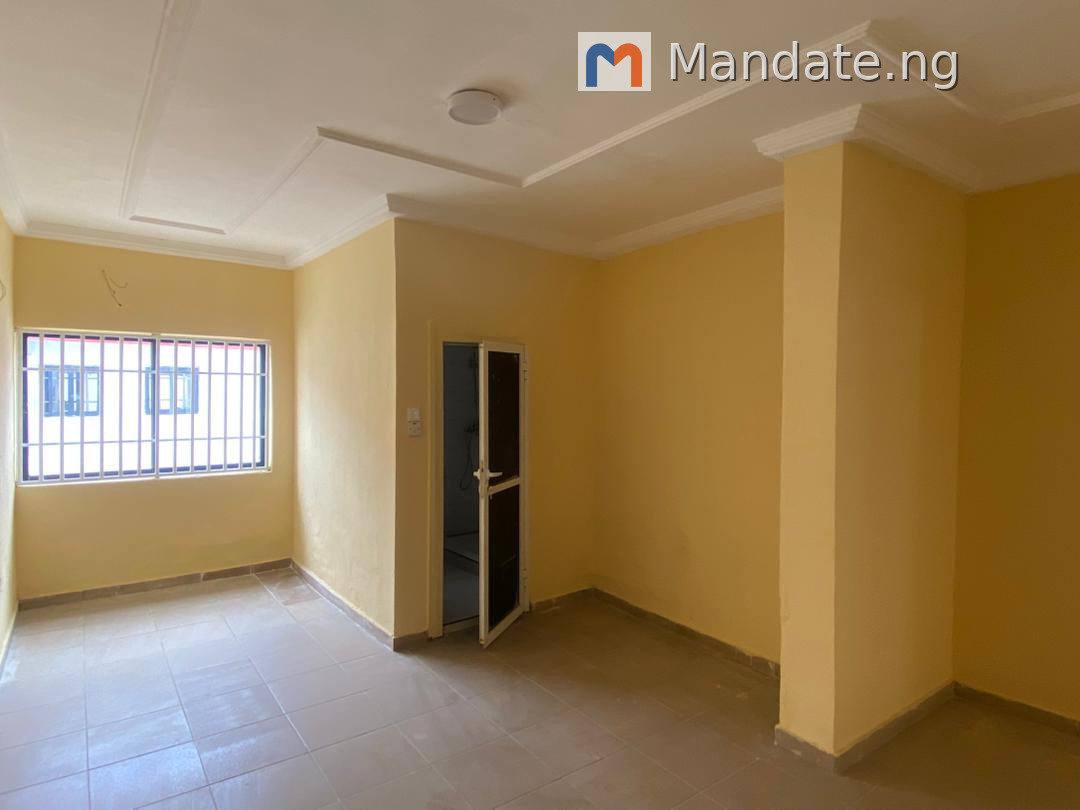 5-Bedroom Semi-Detached House for Lease in Lekki Phase 1 Lease in Emma Abimbola Cole, Lekki Phase 1 Lekki Phase Omole Phase 1 Lagos photo 1