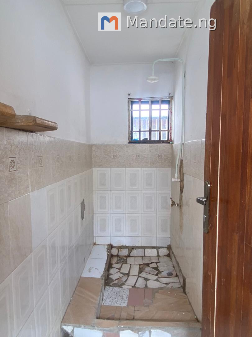 5-Bedroom Semi-Detached House for Lease in Lekki Phase 1 Lease in Emma Abimbola Cole, Lekki Phase 1 Lekki Phase Omole Phase 1 Lagos photo 9