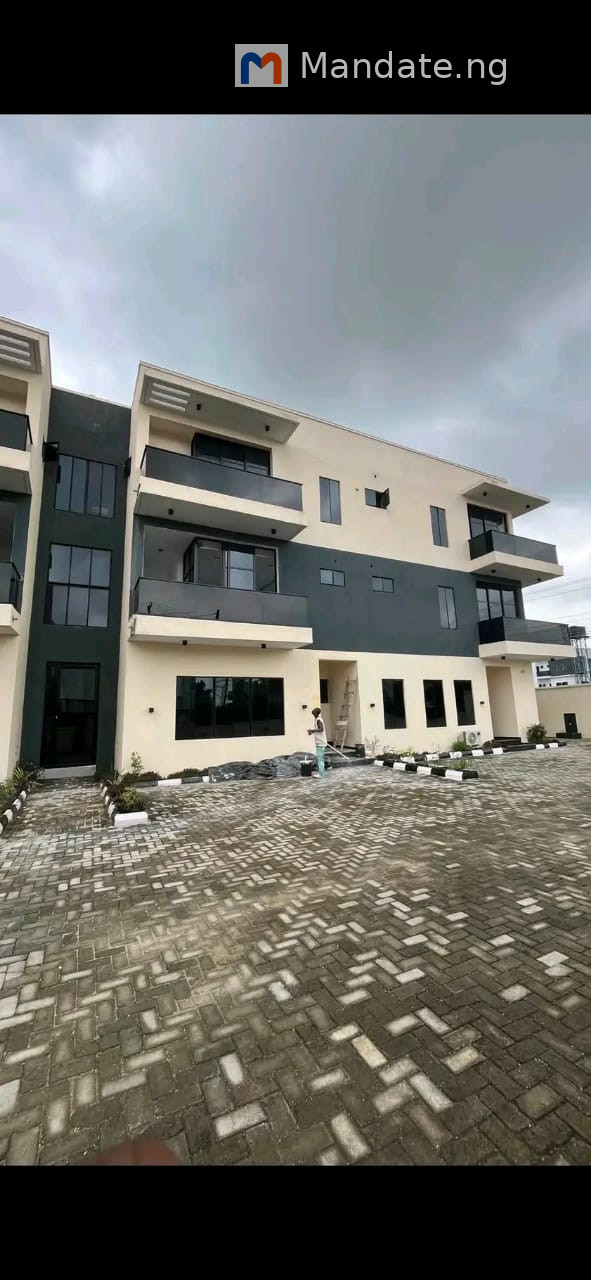 3 Bedrooms + BQ in Lekki Scheme 2 For Rent in in Lekki Scheme 2, Abraham Adesanya Adesanya Abraham Adesanya Lagos photo 1