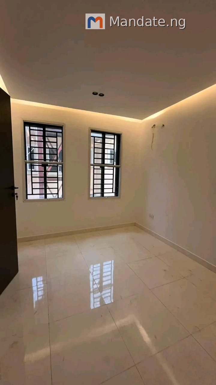 3 Bedrooms + BQ in Lekki Scheme 2 For Rent in in Lekki Scheme 2, Abraham Adesanya Adesanya Abraham Adesanya Lagos photo 4
