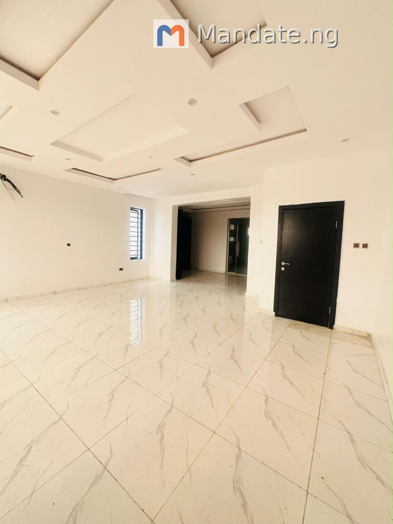 5 Bedroom Detached Duplex with Pool and Cinema in Magodo Phase 2 For Sale in in Magodo Phase 2 Agodo Lagos photo 6