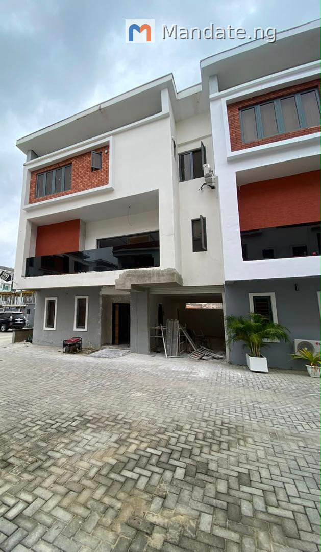 2 units 4 bedroom semi detached maisonette for rent in Ikate For Rent in in Ikate, Lekki Ikate Lekki Lagos photo 1