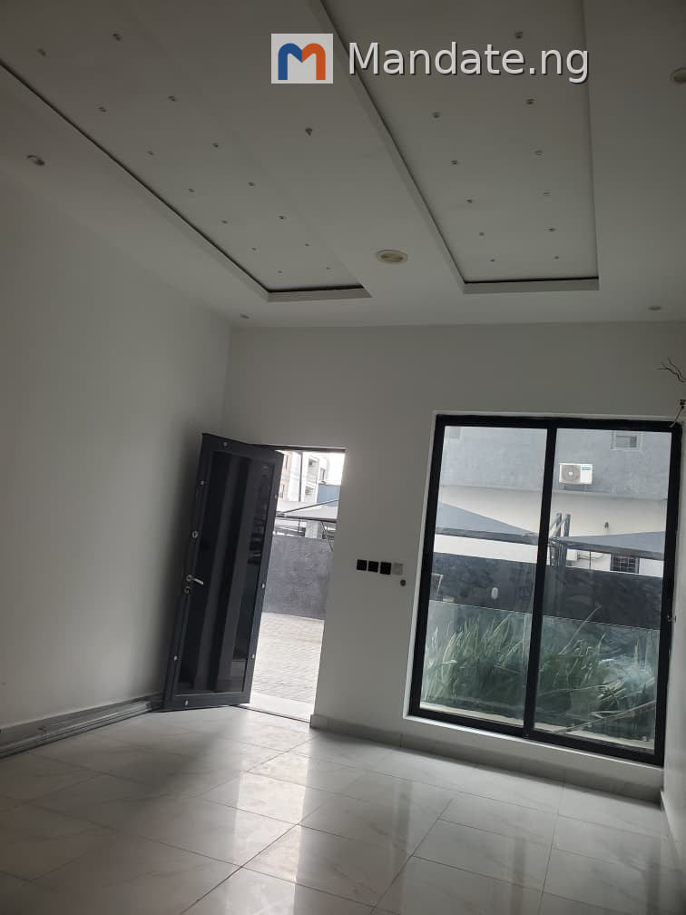 2 Bedroom Apartment for Sale in Ikate For Sale in Located At Ikate Inside An Estate On A ground Floor Ikate Lekki Lagos photo 12