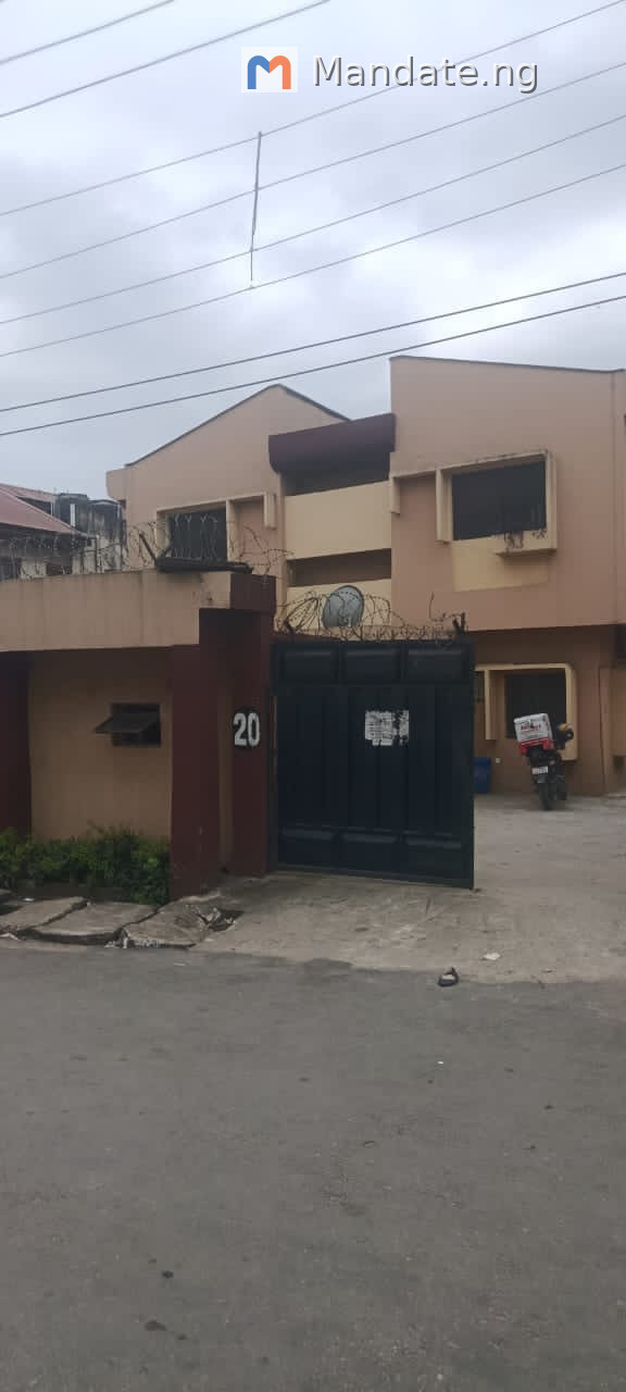 Mixed Use Property with 4 Units of 2 Bedroom Flats in Ibeju Lekki For Sale in in Bankole Alatishe, Ibeju Lekki Ibeju Lagos photo 3