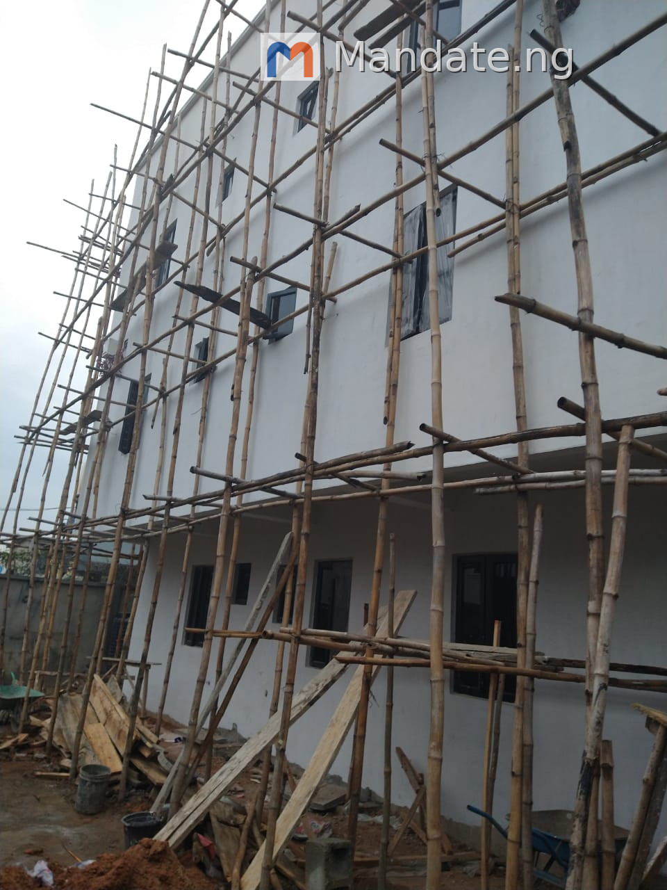 Luxury 2 Bedroom & Mini Flats in Akowonjo Egbeda Lease in Off Miccom bus stop, Akowonjo, Egbeda Egbeda Alimosho Lagos photo 2