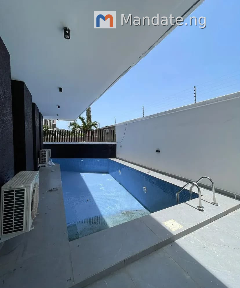 5-BEDROOM DETACHED DUPLEX in Osapa, Lekki For Sale in in Osapa, Lekki Lekki Axis Osapa Lagos photo 1