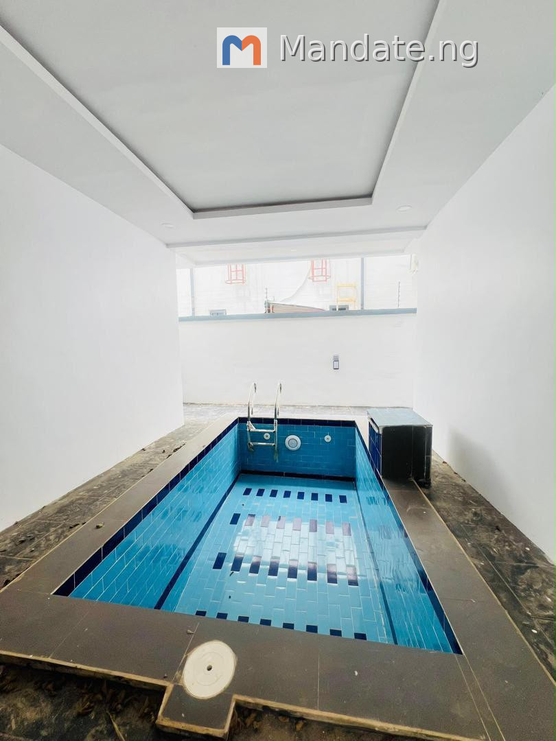 5 Bedroom Detached Duplex with Pool and Cinema in Magodo Phase 2 For Sale in in Magodo Phase 2 Agodo Lagos photo 1