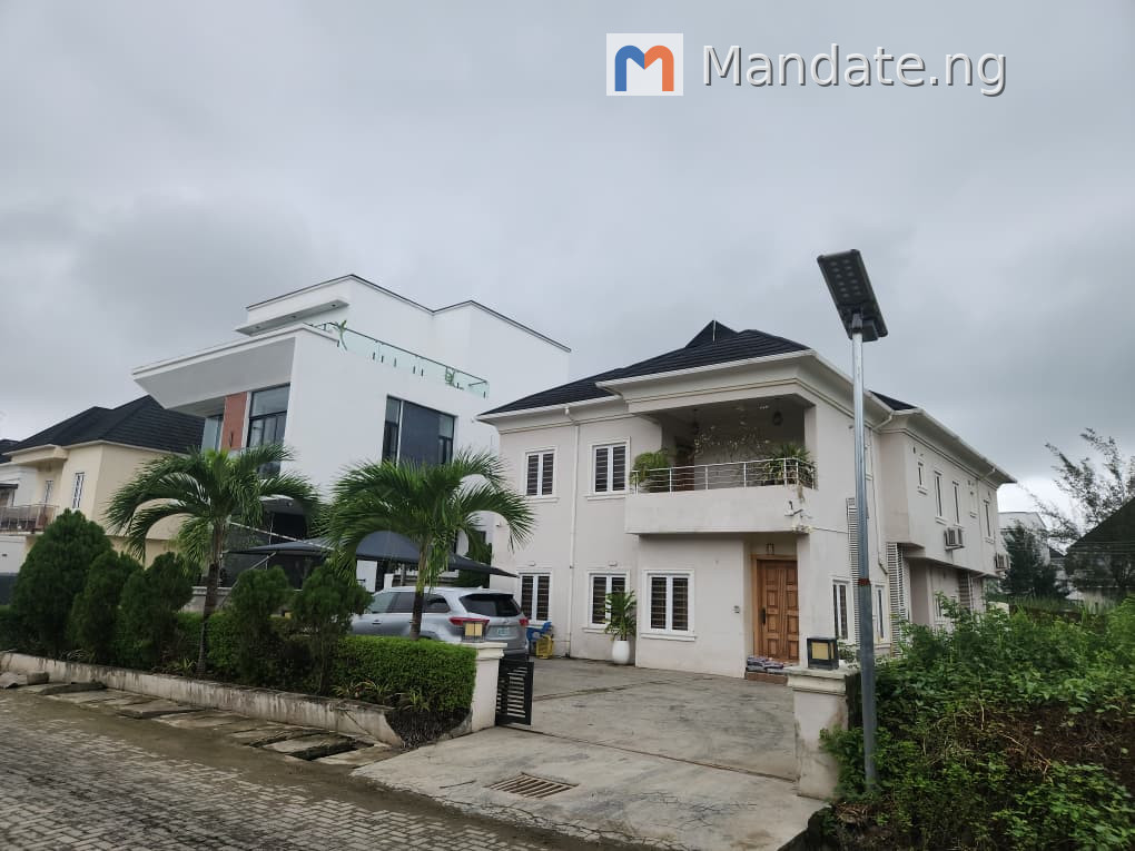 Four (4) Bedroom Duplex For Sale in Megamound Estate, Lagos For Sale in in Megamound Estate, Ikota, Lagos Isheri Olofin Lagos photo 2