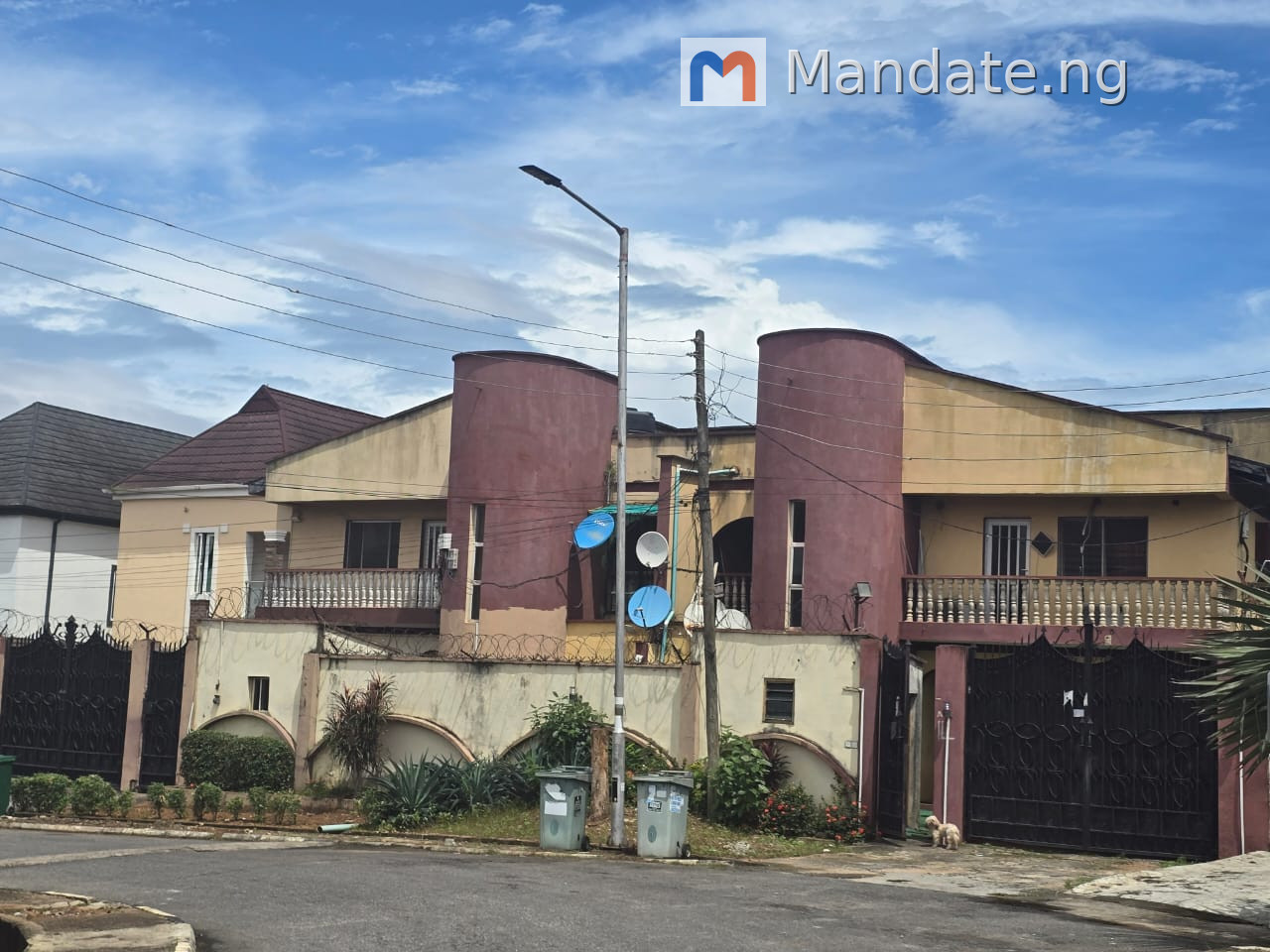 5 Bedroom Fully Detached Duplex with BQ and Swimming Pool in Magodo Phase 1 For Sale in in Magodo Phase 1 Magodo Phase 1 Omole Phase 1 Lagos photo 2