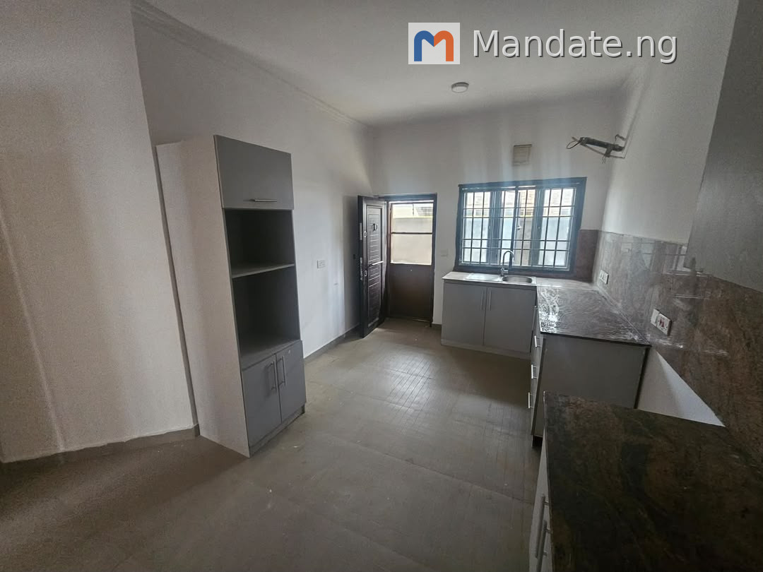 Spacious 3-Bedroom Terrace Duplexes with BQ in Lekki Lease in in Berra Estate, Lekki Lekki Lagos photo 2