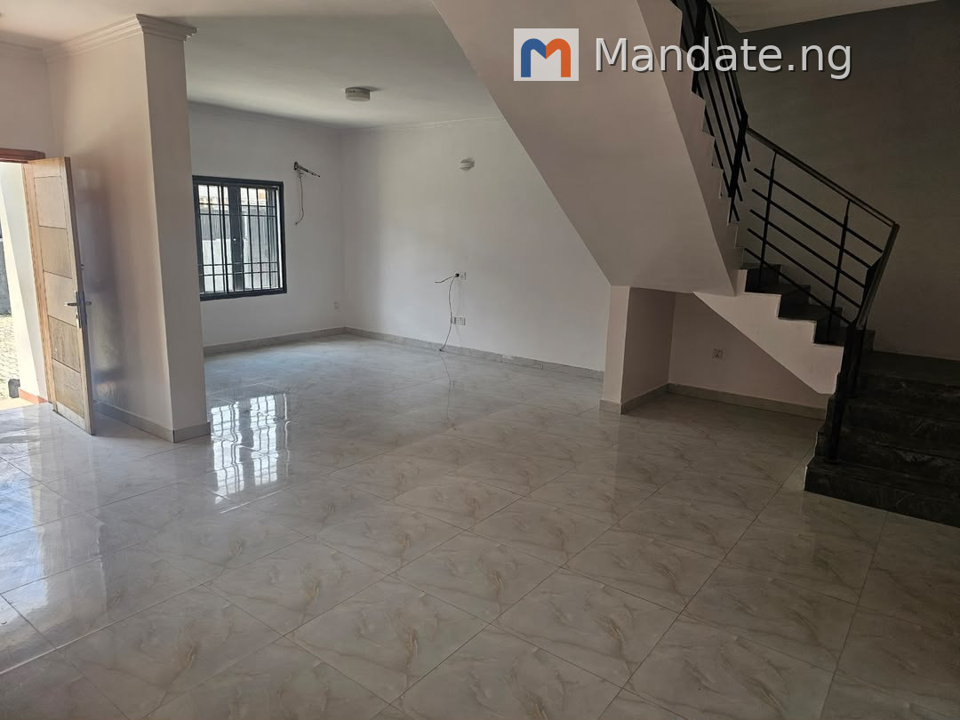 Spacious 3-Bedroom Terrace Duplexes with BQ in Lekki Lease in in Berra Estate, Lekki Lekki Lagos photo 4