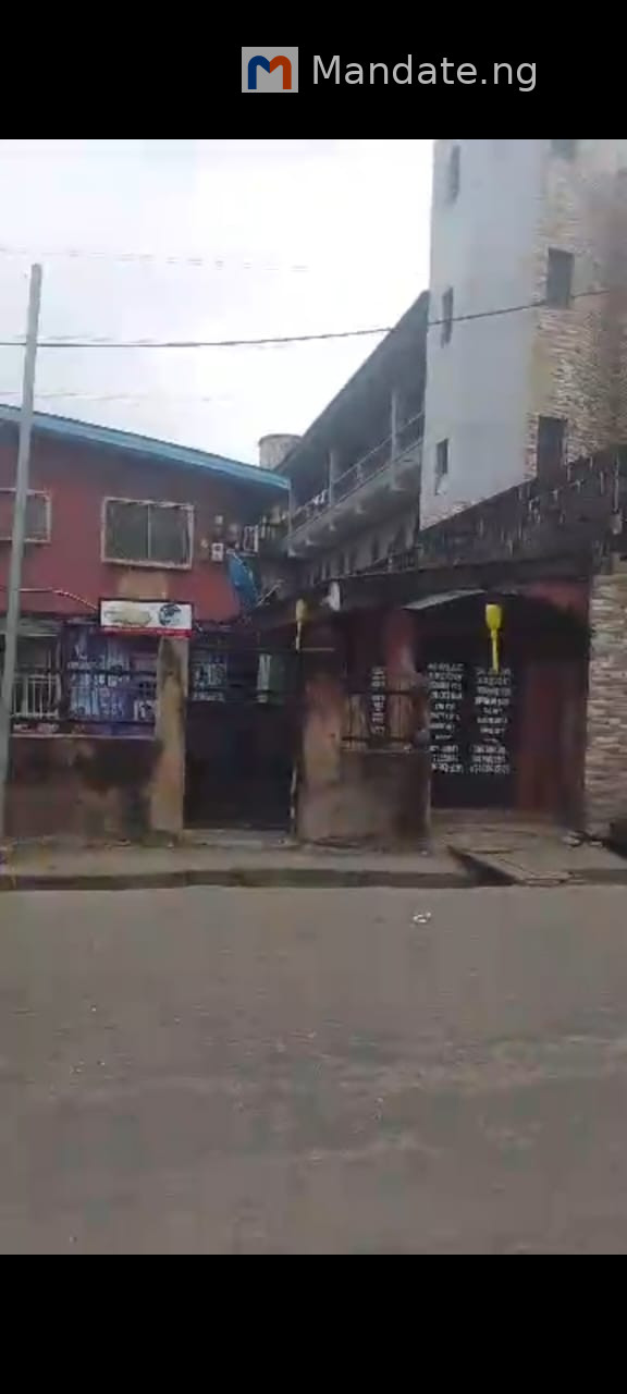 Large Fully Detached 5 Bedroom En-Suite Duplex in Idiroko Estate For Sale in Idiroko Estate Idiroko Ado-Odo/Ota Ogun photo 2