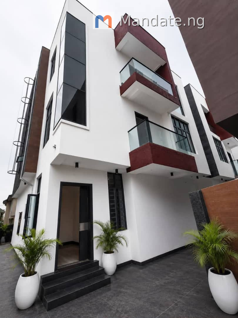 Brand New 5-Bedroom Fully Detached Duplex + BQ in Lekki Phase 1 For Sale in Off Admiralty, Lekki Phase 1 Proper Isheri Proper Isheri Lagos photo 4