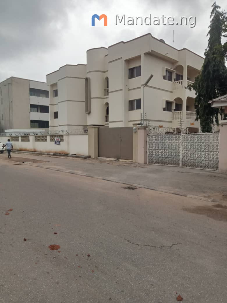 Luxury and Spacious 5-bedroom Detached House with Bq Lease in in Wuse Zone, Abuja Cultural Zones FCT photo 3