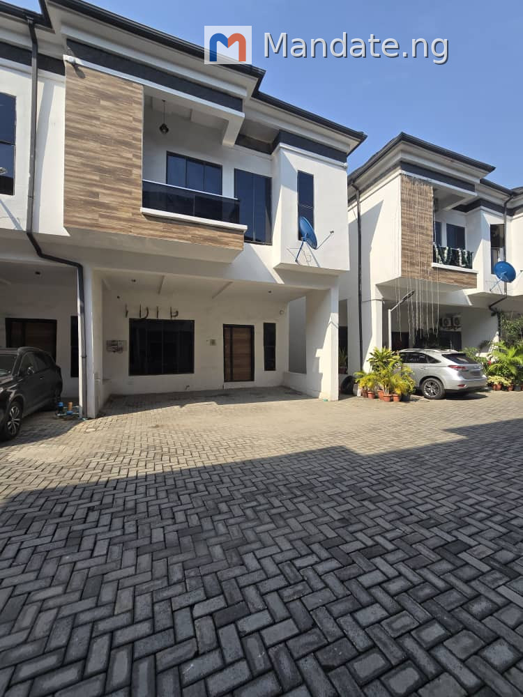 Luxury Spacious 3 Bedroom Apartment in Westend Estate, Lekki For Rent in in Westend Estate, Lekki County Homes Ikota Lekki County Ikota Lagos photo 4