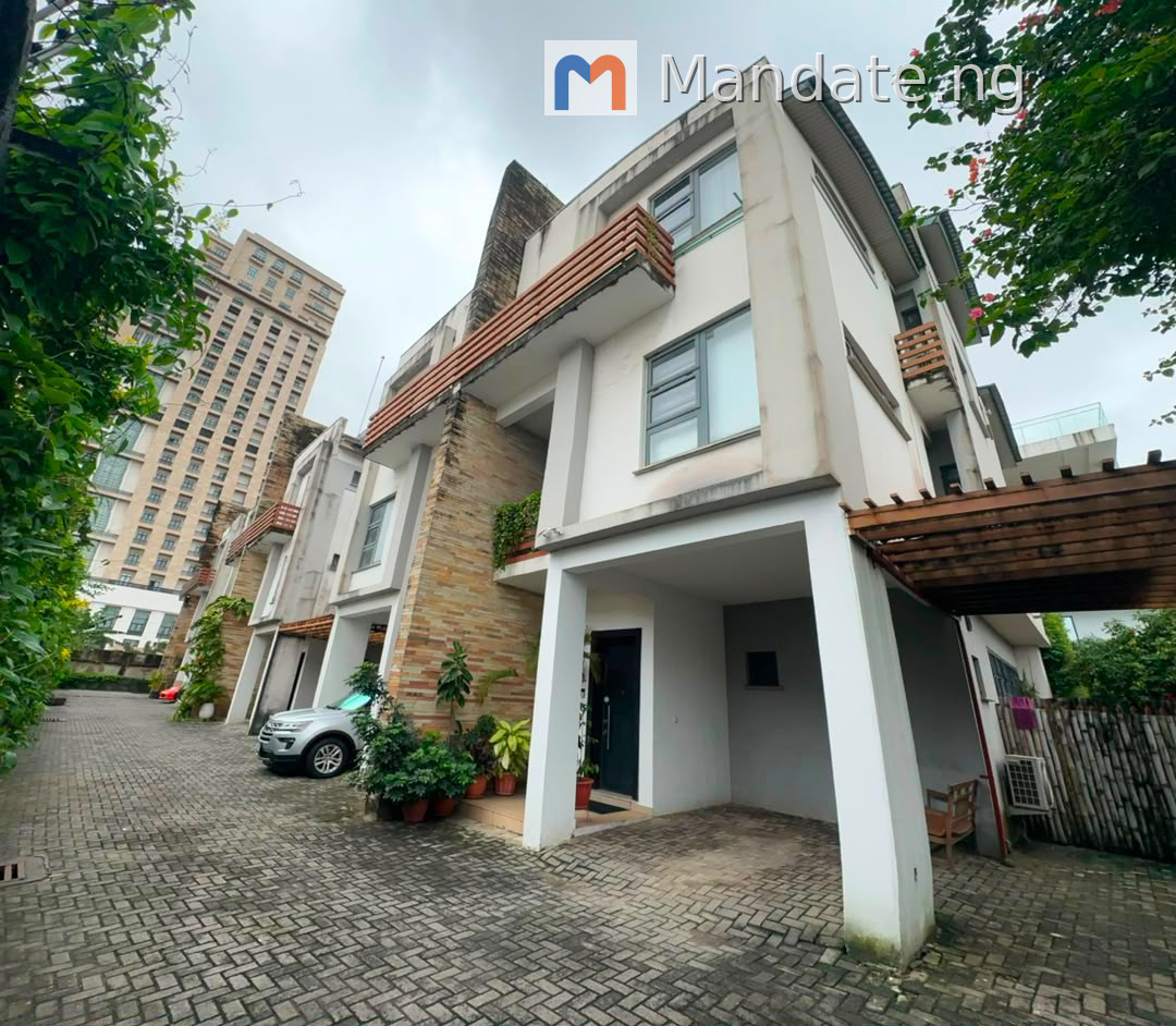 Luxury Spacious 3 Bedroom Apartment in Westend Estate, Lekki For Rent in in Westend Estate, Lekki County Homes Ikota Lekki County Ikota Lagos photo 9