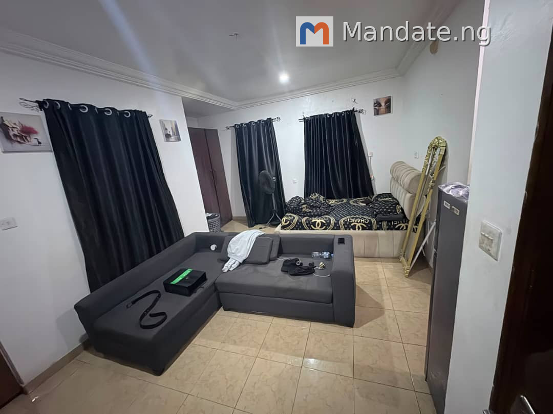 Exquisite spacious serviced 3 Bedroom Apartment in Orchid Road For Rent in Opposite Buena Vista Estate, Orchid Road Orchid Lagos photo 2