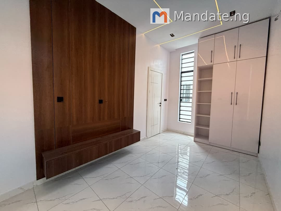 Exquisite 5 Bedroom Fully Detached Duplex with Swimming Pool For Sale in Ikate, Elegushi, Lekki, Lagos Ikate Elegushi Lekki Lagos photo 3