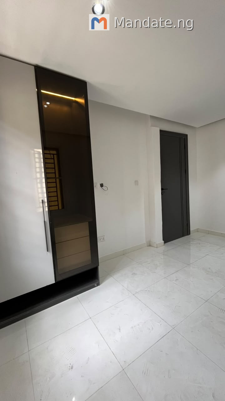 Brand new three bedroom terrace + bq for rent For Rent in in Lekki scheme 2 Abraham Adesanya Adesanya Abraham Adesanya Lagos photo 3