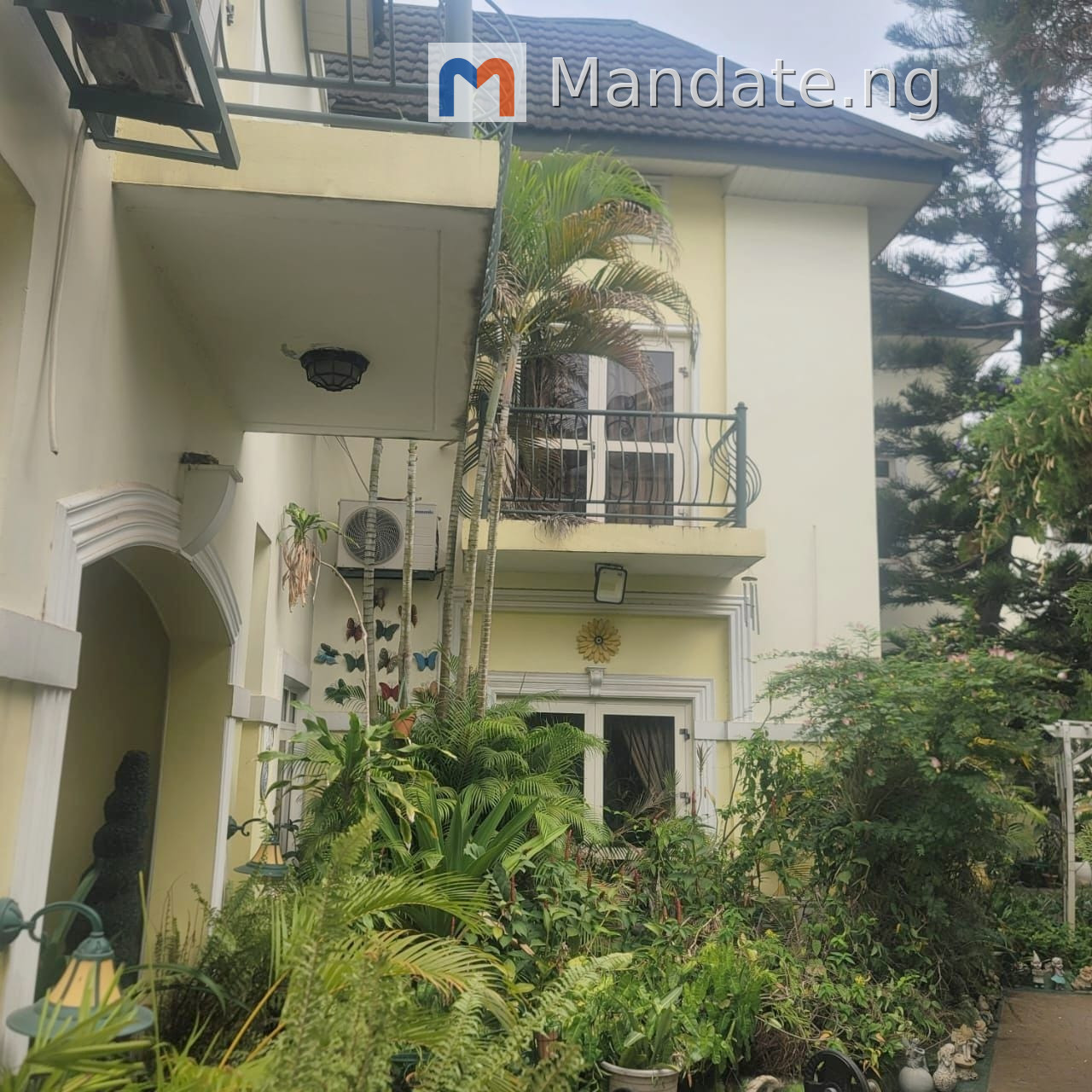 Brand new 2 bedroom apartment with BQ in Magodo GRA Phase 2 For Sale in Off Abdul Quadri Adebiyi Street, Magodo GRA Phase 2, Shangisha, Lagos Shangisha Lagos photo 2