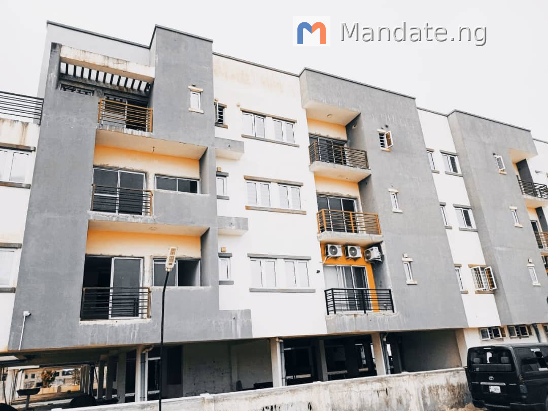 Brand new 2 bedroom apartment with BQ in Magodo GRA Phase 2 For Sale in Off Abdul Quadri Adebiyi Street, Magodo GRA Phase 2, Shangisha, Lagos Shangisha Lagos photo 5