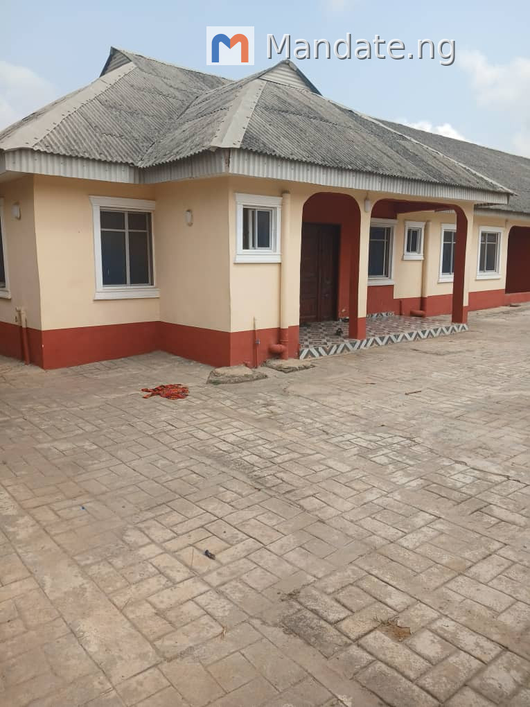 4 Bedrooms Detached Duplex in Punch Estate, Onipetesi For Sale in off Mangoro, Onipetesi Mangoro Onipetesi Lagos photo 1