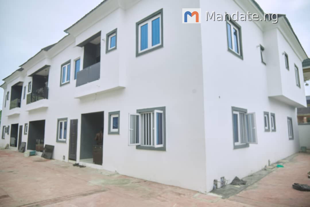 Distress Sale of Spacious 3 Bedroom Duplex with BQ in Ajah For Sale in in Thomas estate, Ajah Thomas Estates Ajah Ajah Lagos photo 2