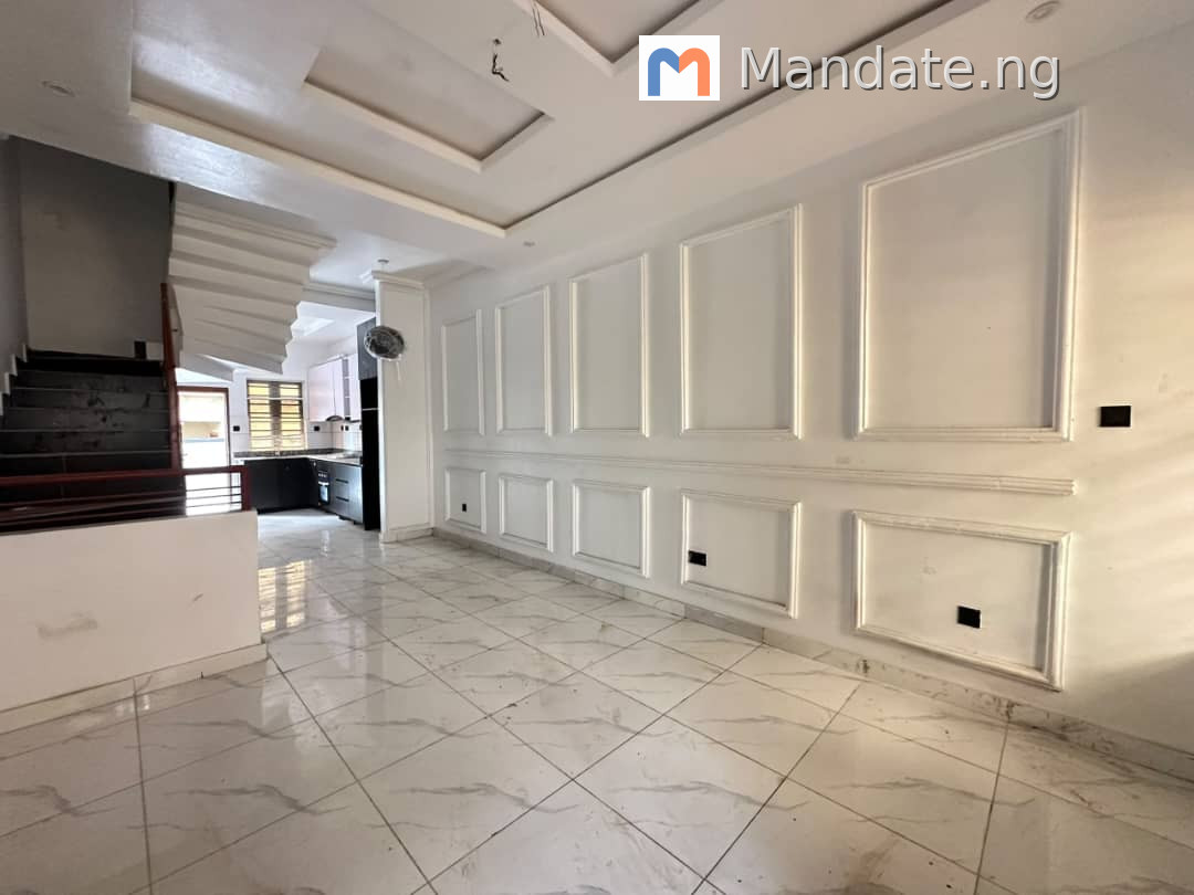 Beautiful Spacious Well Maintained 2Units Of 4Bedrooms Townhouse with BQ For Rent Lease in Kusenla Road ikate Chisco Bustop, Lekki Ikate Lekki Lagos photo 2