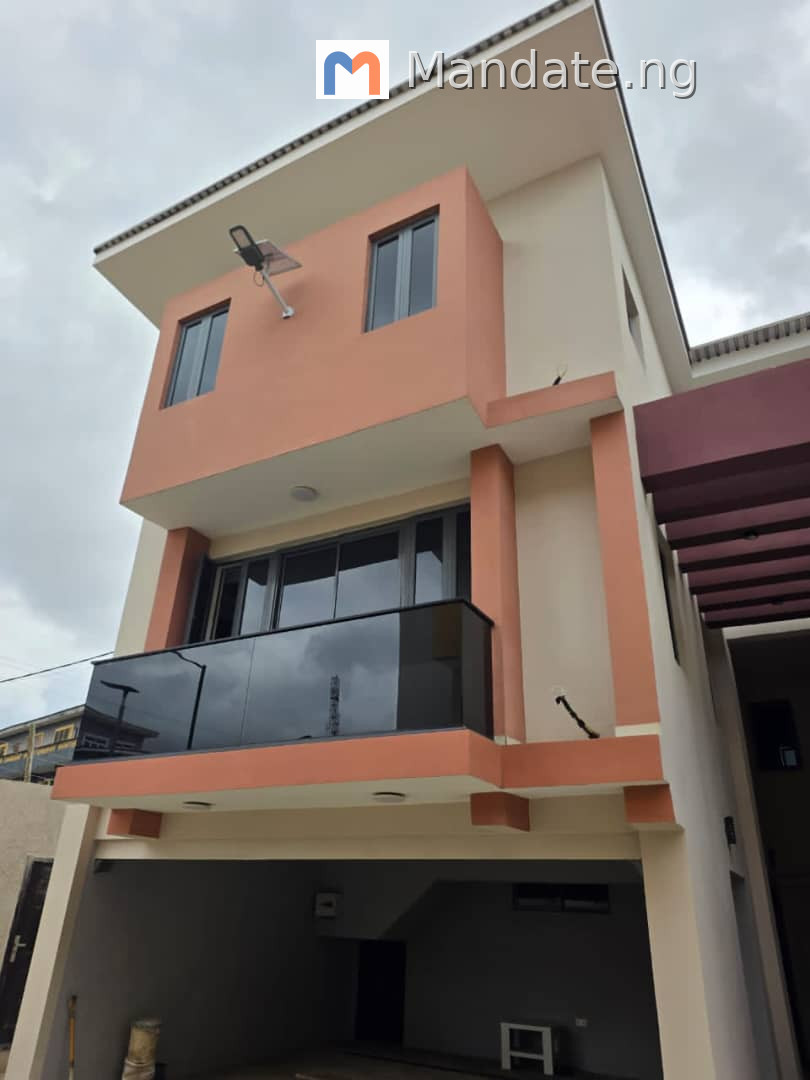 Fully Furnished 2 Bedroom Terrace Duplex in Magodo For Sale in in Magodo, Lagos Ago Lagos photo 2